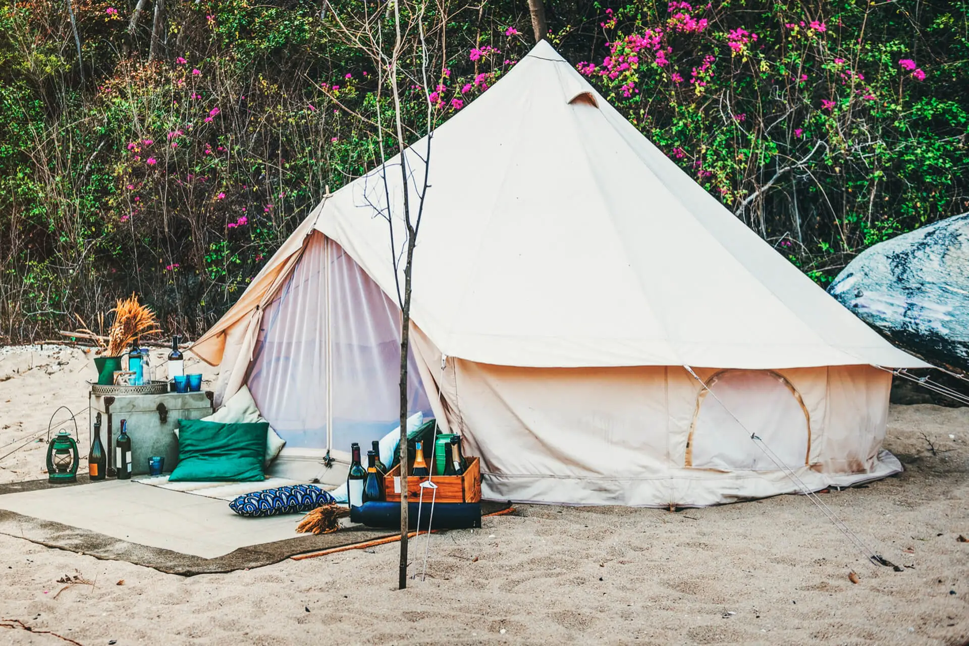 Camping day. Палатка юрта.